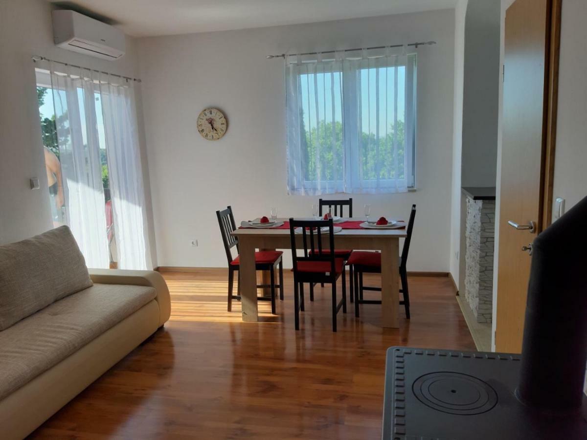 Apartman Igy Vinkuran Εξωτερικό φωτογραφία